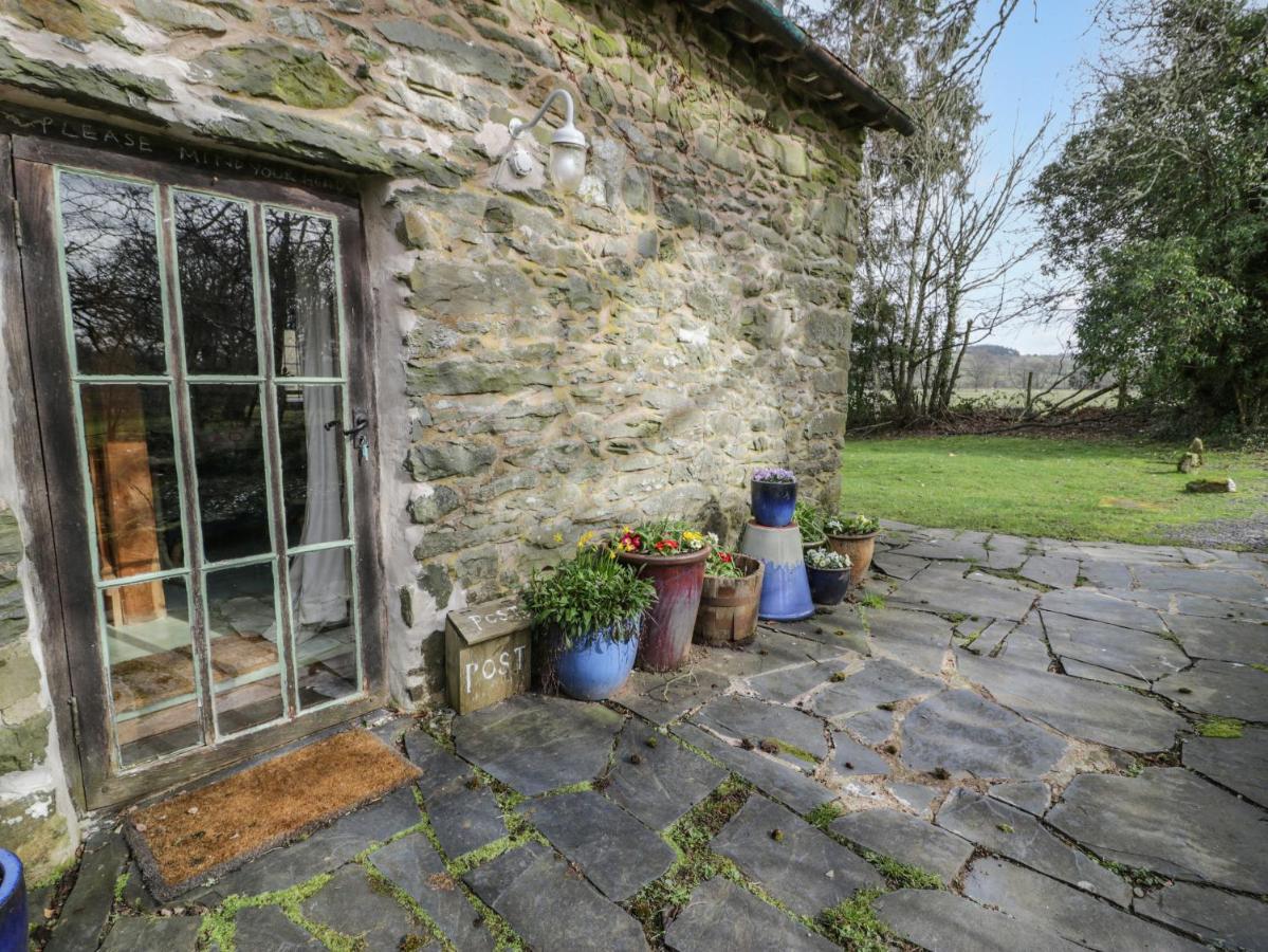 Beudy Dolpebyll Vila Llangadfan Exterior foto